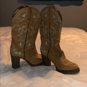 Real leather cowboy boots with heel